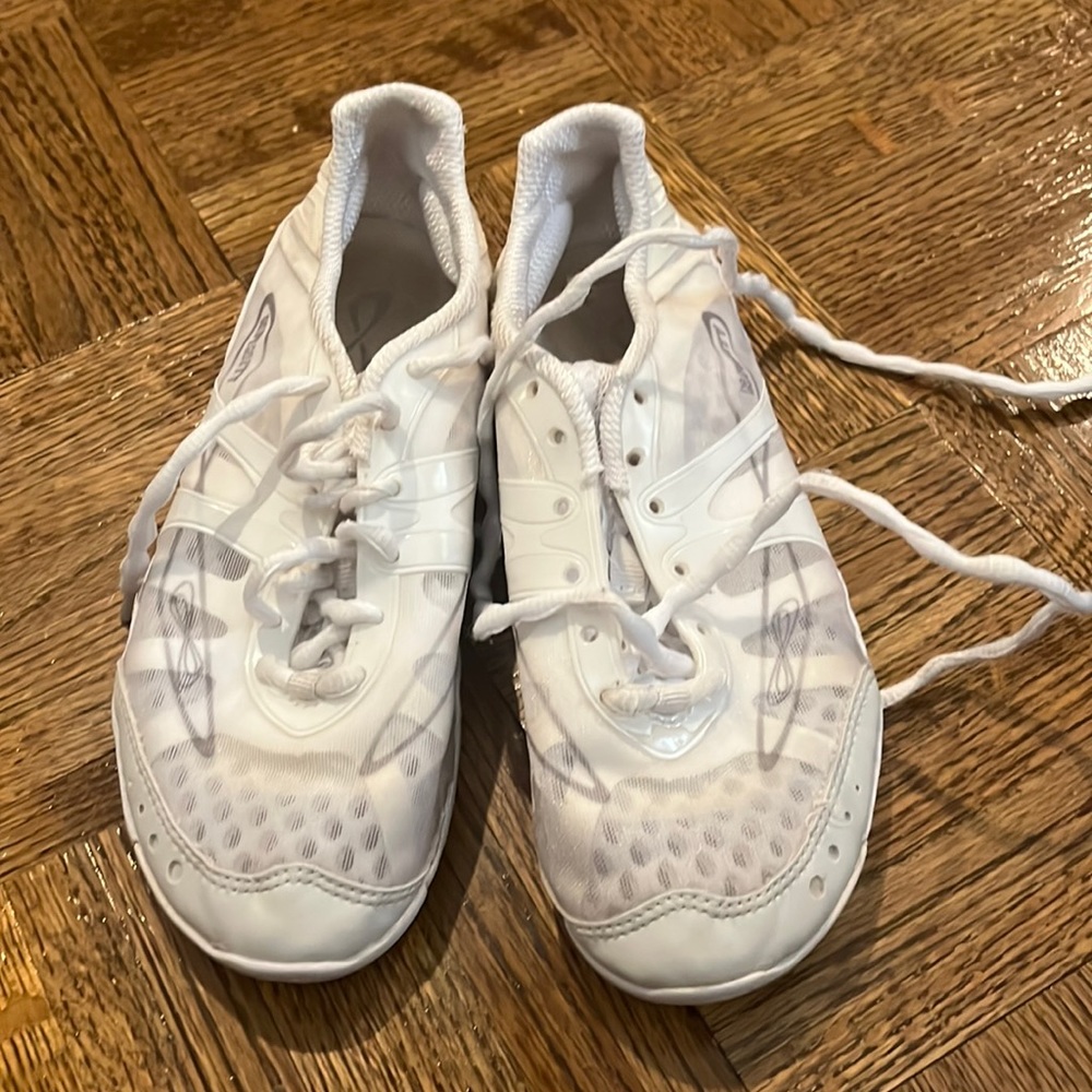 nfinity cheer shoes